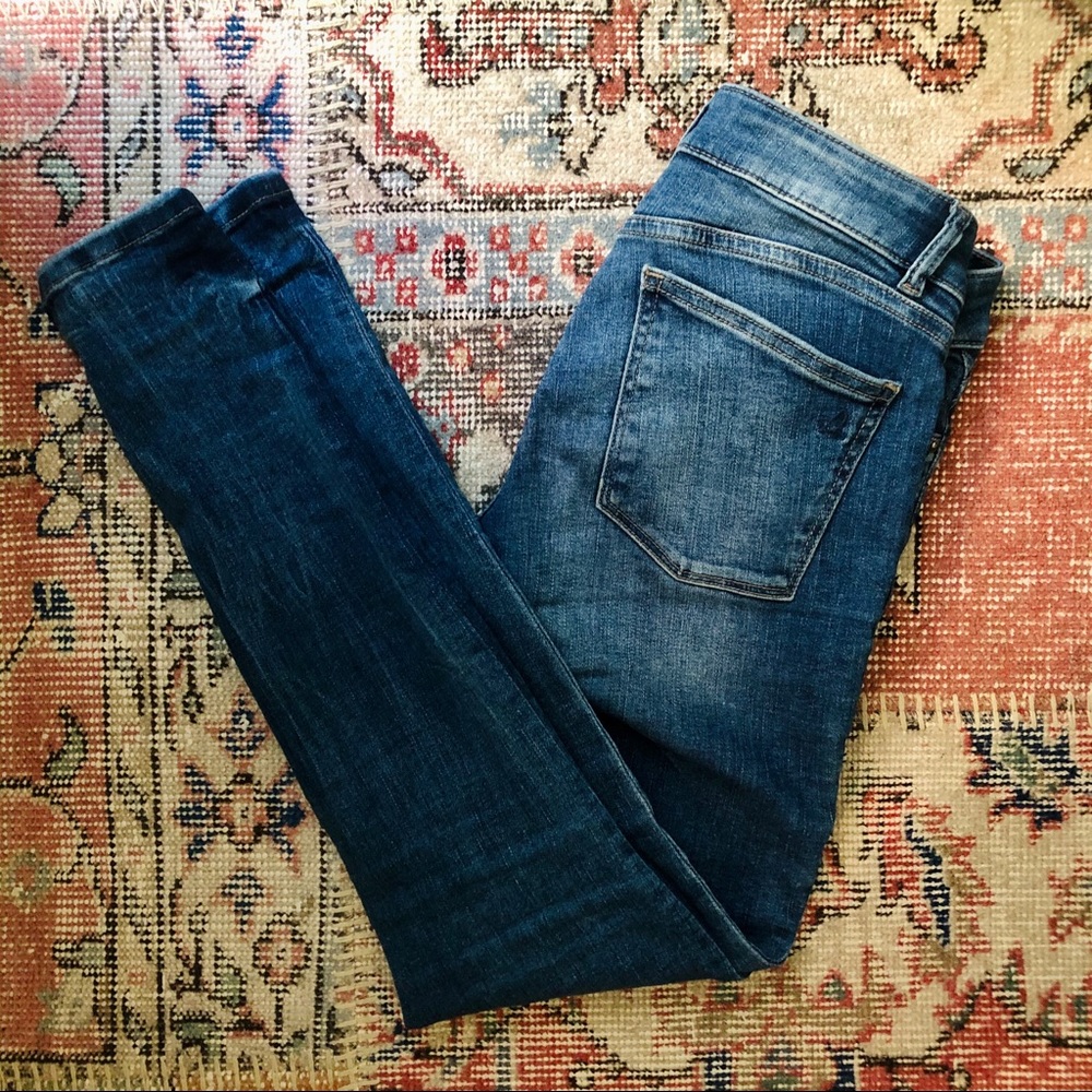 DL1961 Mid Rise Distressed Skinny Jean